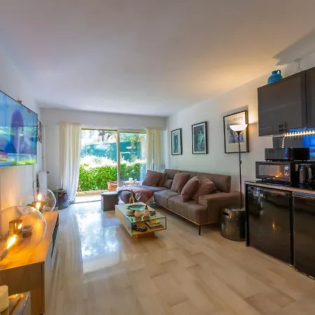 Apartment Les Cyclemans At Chateau Sainte Anne - Happy Nizza