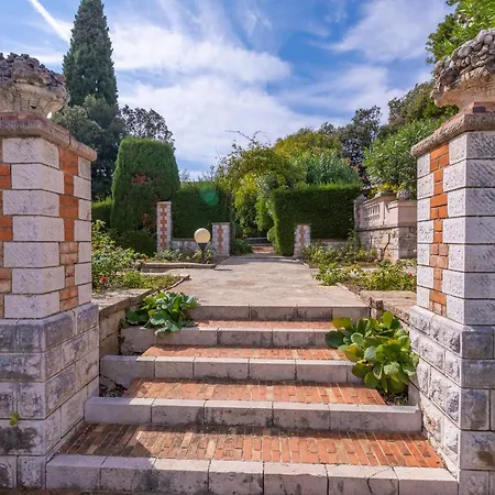 Apartment Les Cyclemans At Chateau Sainte Anne - Happy Nizza